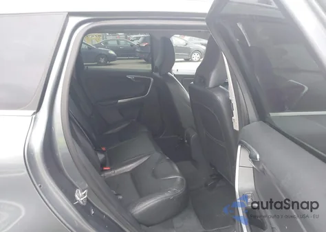 2016 Volvo Xc60 T5 Drive-E Premier from USA, damaged, VIN YV440MDK3G2794251